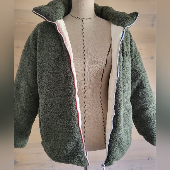 NWT FourLaps Polar Quilted Sherpa Jacket Reversible Unisex Medium Thyme/White - Picture 3 of 15